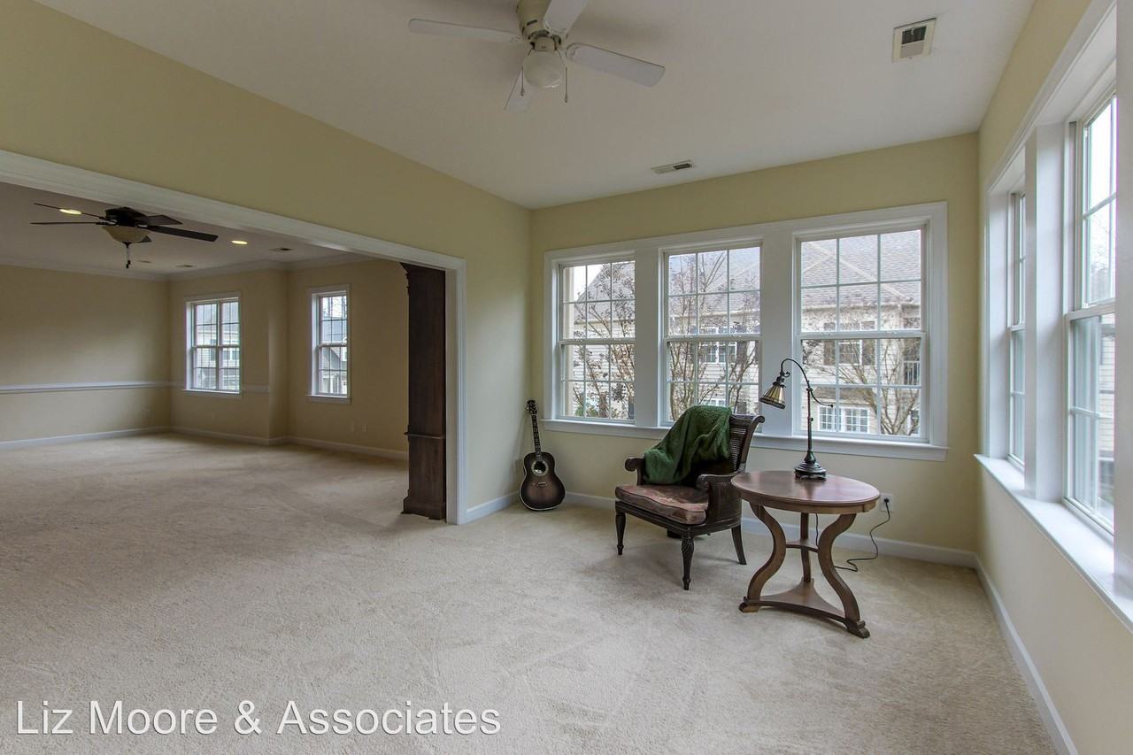 202 Braemar Creek - Photo 3 of 21
