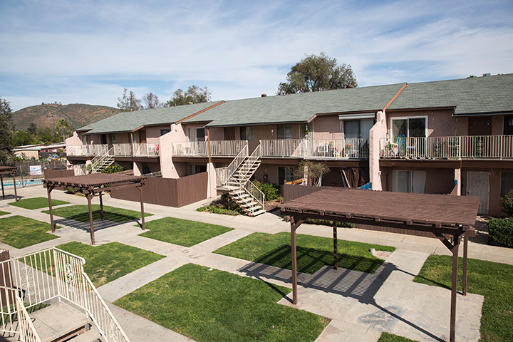 716 Broadway - Photo 2 of 12