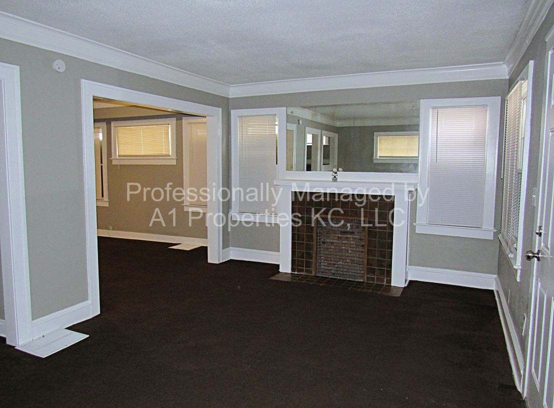 2928 E 30th St - Photo 2 of 13