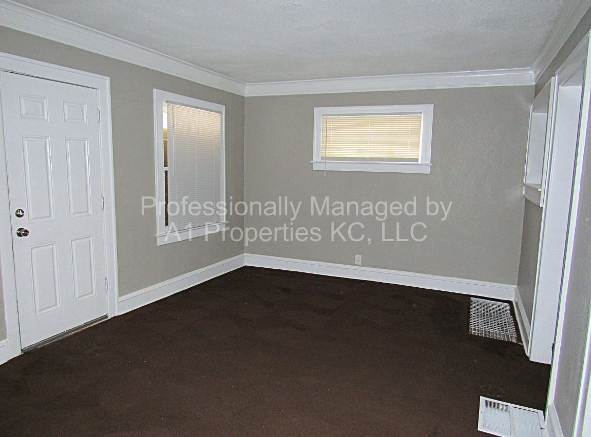 2928 E 30th St - Photo 3 of 13