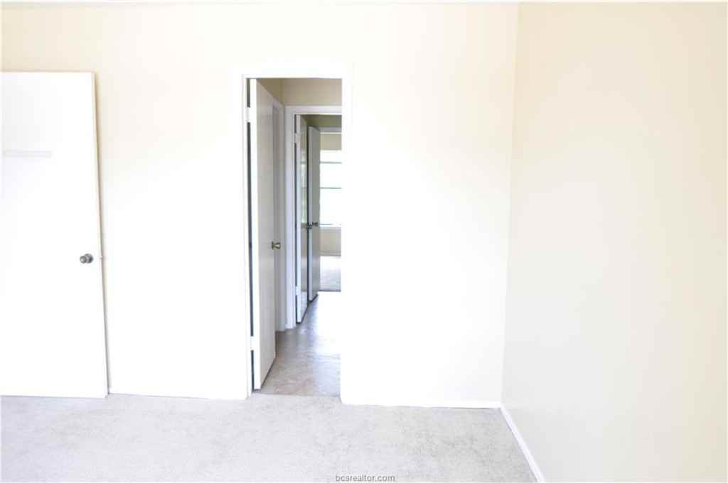 307 Manuel Dr - Photo 3 of 10