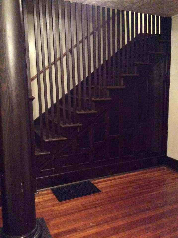 2544 Vine St - Photo 2 of 13