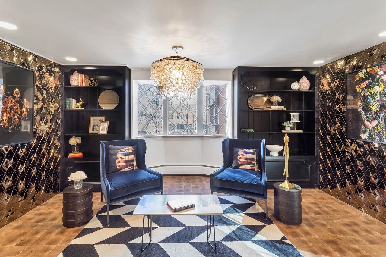 The Brit - Photo 2 of 48