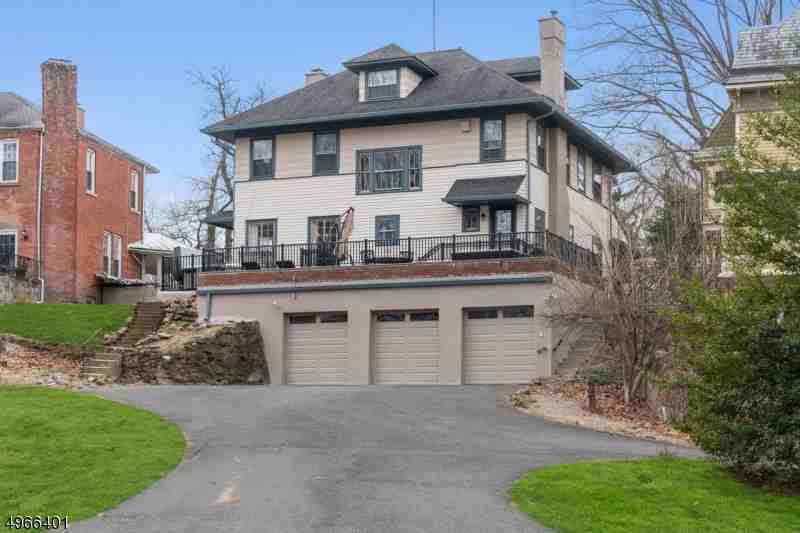 16 Rockview Ter - Photo 2 of 9