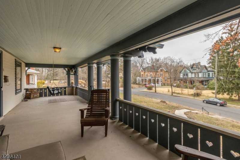 16 Rockview Ter - Photo 3 of 9