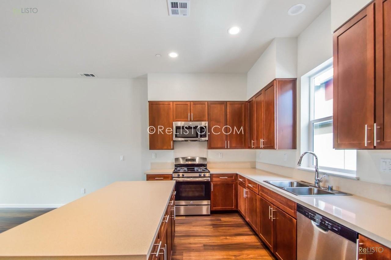 320 F St. - Photo 2 of 20