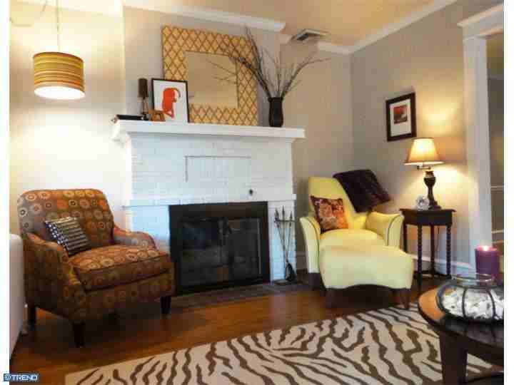 2322 W 14th St - Photo 2 of 17