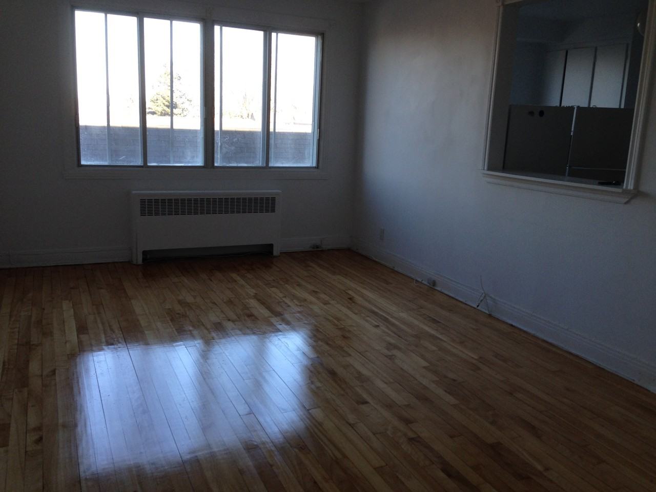 3205 Avenue Ellendale, Montréal, QC H3S 1W7 1 Bedroom Apartment for