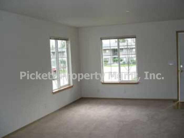 680 Northpark Lane - Photo 2 of 6