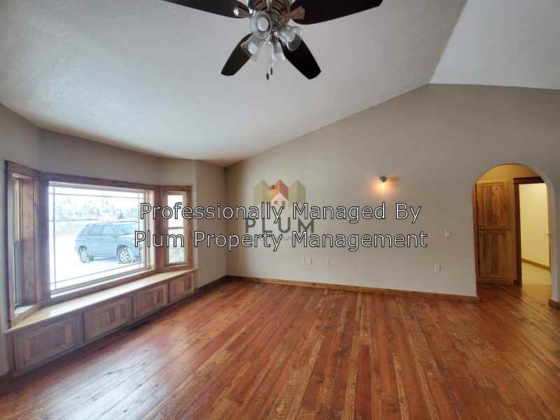 5482 Lonesome Dove Ln - Photo 3 of 16