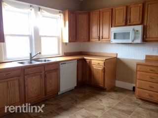 428 N Main St - Photo 3 of 15