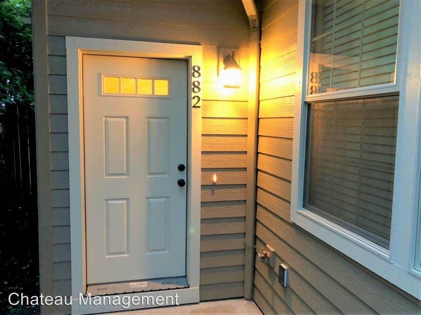 882 Nw 26th St - Photo 2 of 17