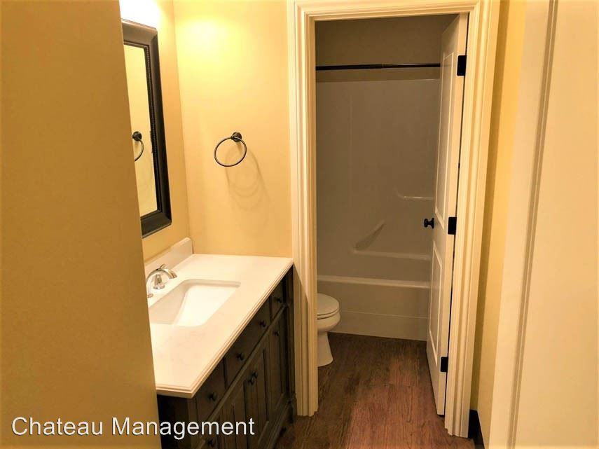 882 Nw 26th St - Photo 3 of 17