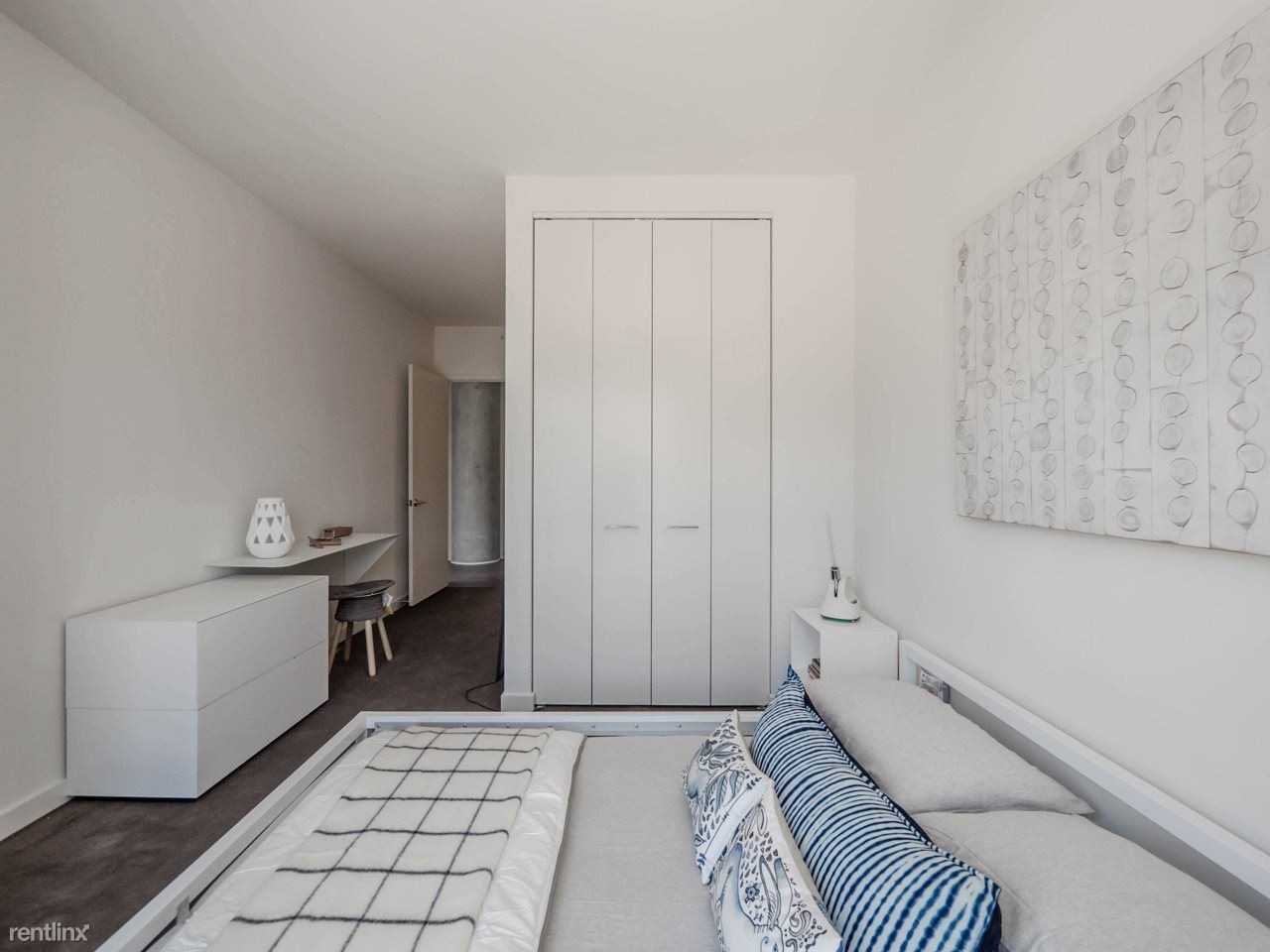 733 W Couch Pl - Photo 2 of 10