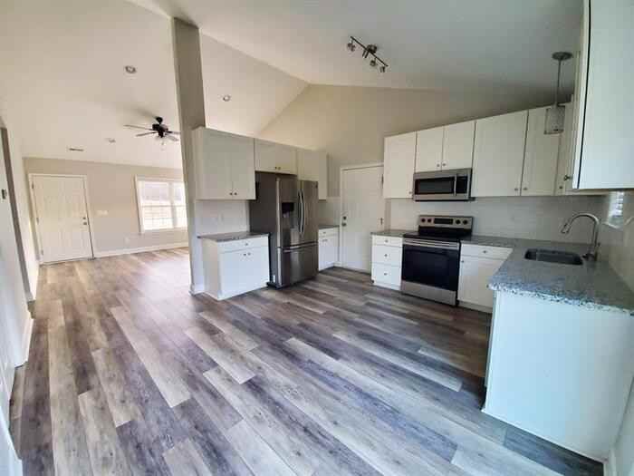 332 Lone Tree Lane - Photo 3 of 22