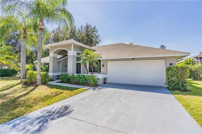 598 Waterford Circle West - Photo 2 of 16