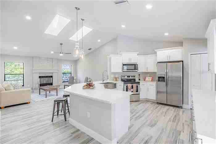 598 Waterford Circle West - Photo 3 of 16