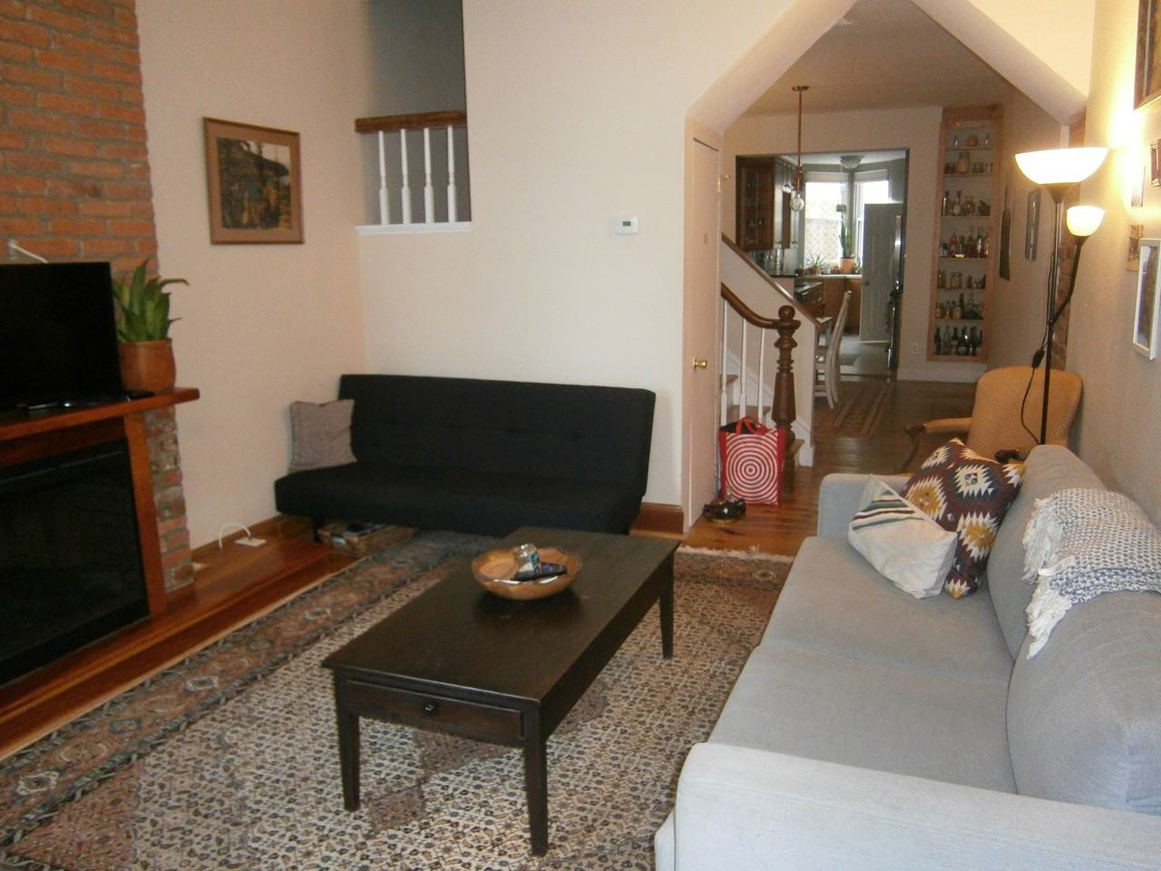 2127 E Fairmount Ave - Photo 3 of 27