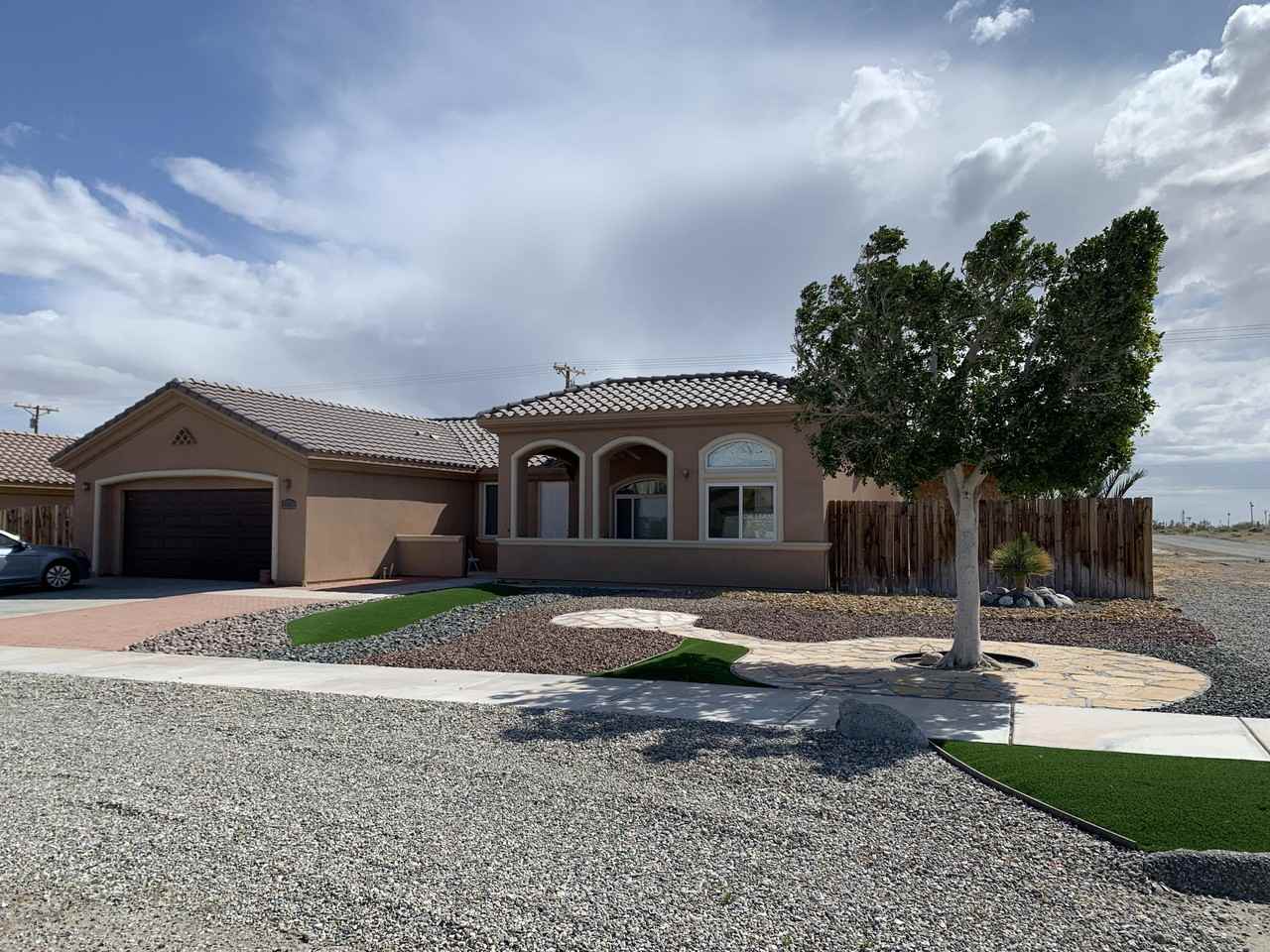 2972 Boston Avenue - Photo 2 of 12