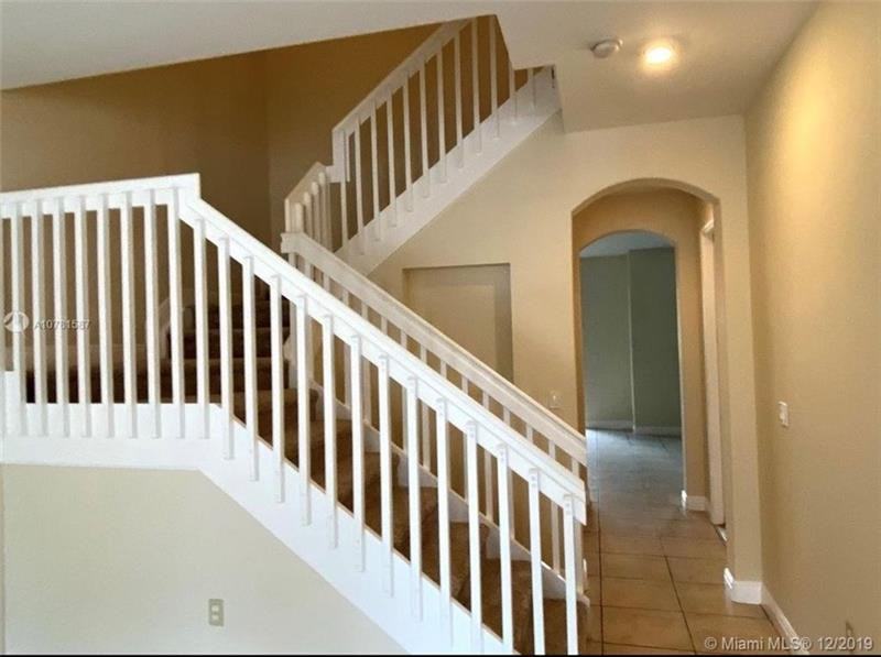 6943 Julia Gardens Dr - Photo 2 of 5