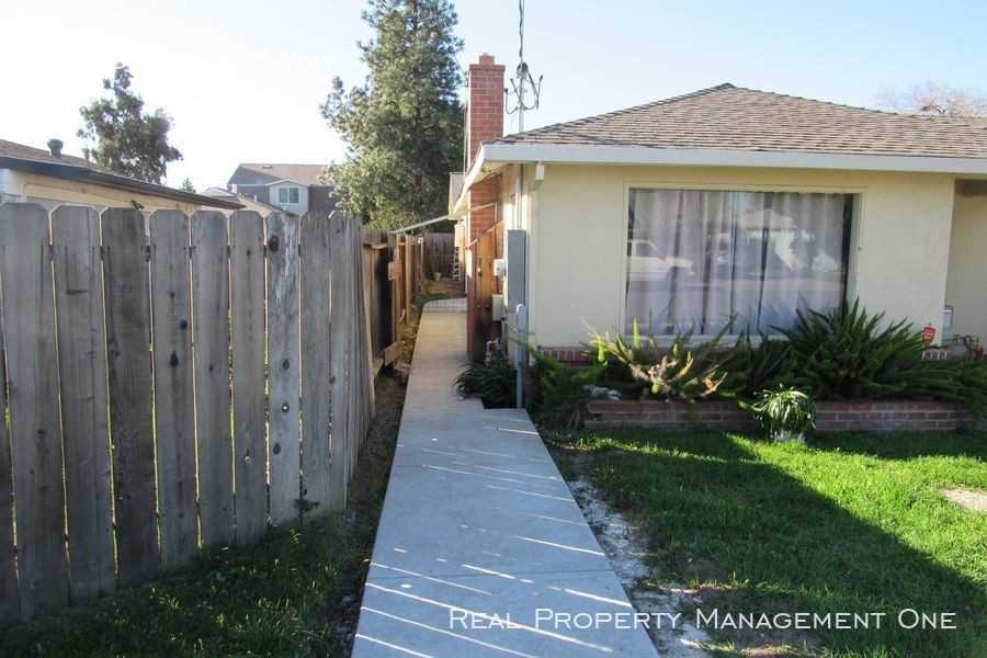 3895 Harvard Way - Photo 3 of 12