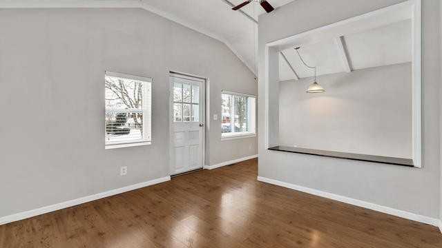 139 S Park St - Photo 2 of 18