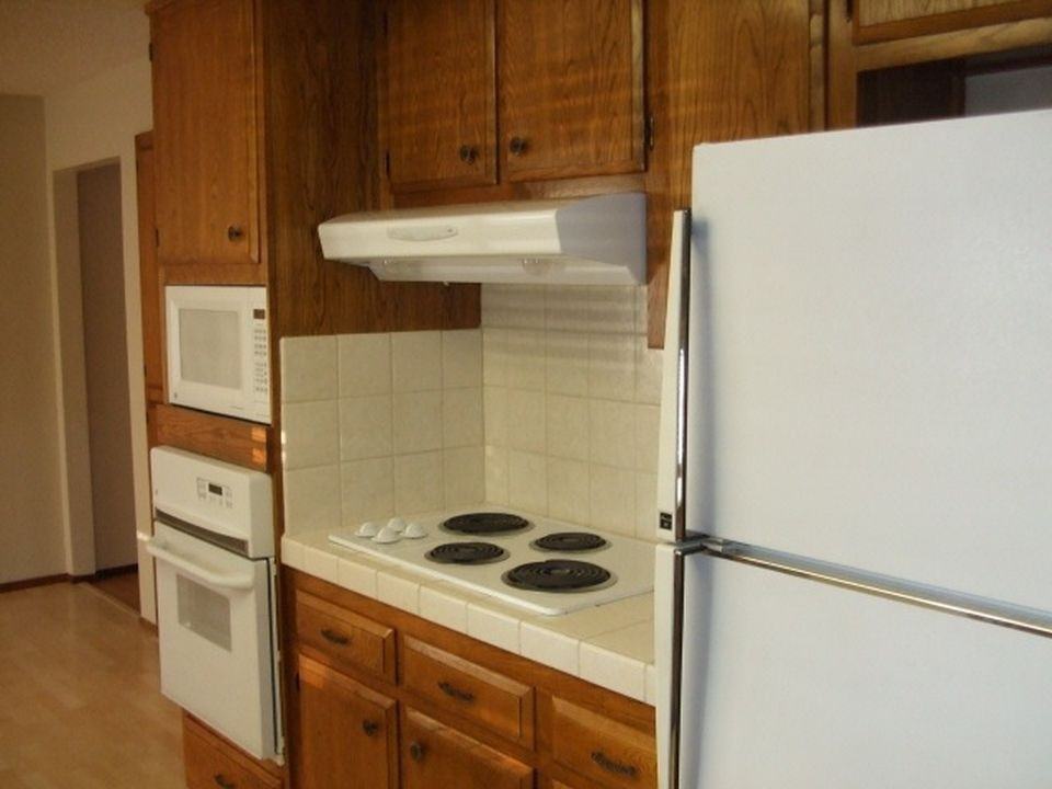 3044 Stinson Cir - Photo 2 of 10