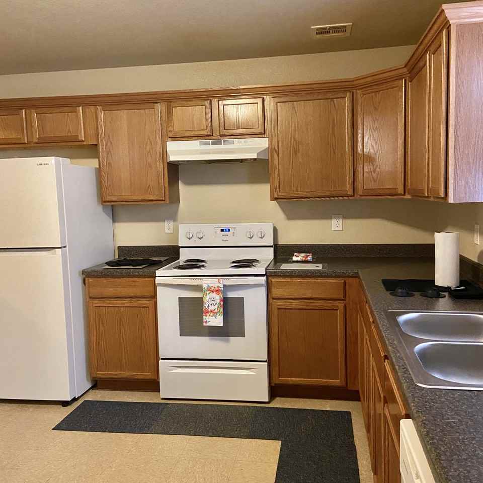 6028 S Newport Ave - Photo 3 of 17