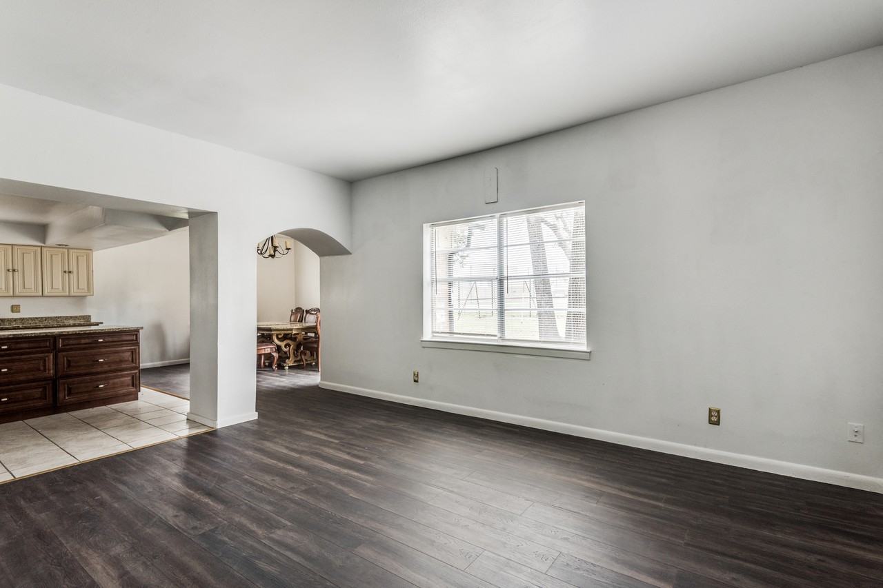 927 Lane St - Photo 2 of 12