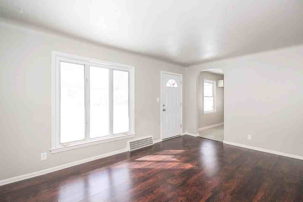 15313 Fernway Dr - Photo 3 of 30