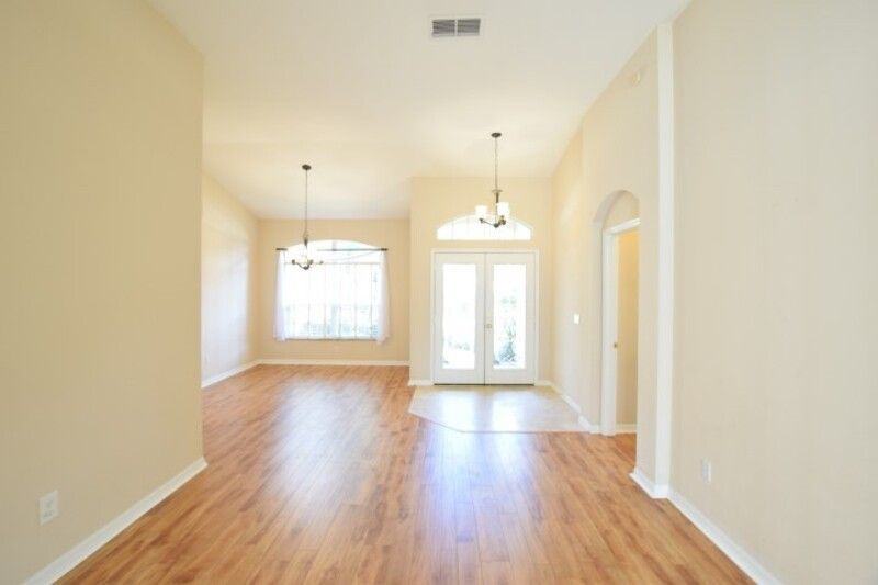 588 Lakeworth Cir - Photo 2 of 16