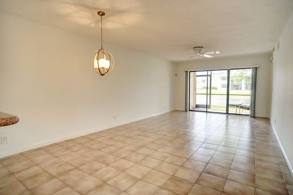 401 Sabal Ridge Cir - Photo 3 of 24