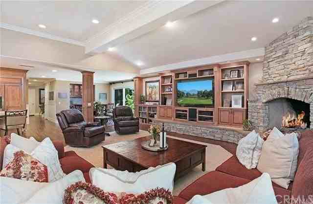 21135 Wood Hollow Ln - Photo 2 of 2