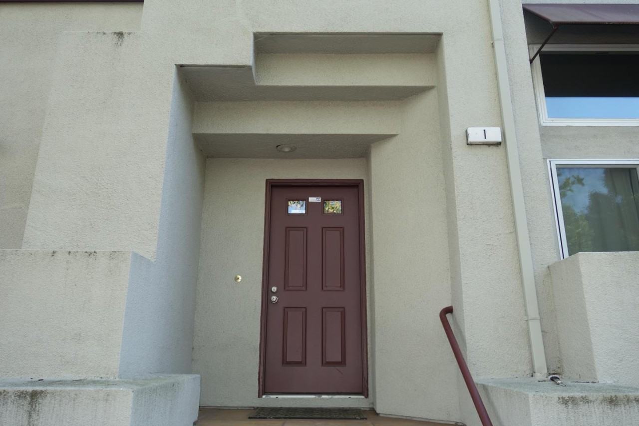 1 E Court Ln - Photo 2 of 21