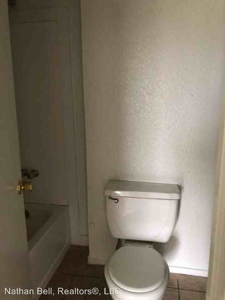 2114 Wimberly Dr - Photo 2 of 11