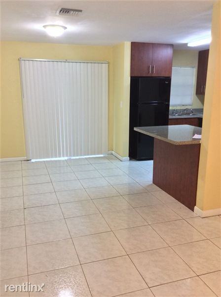 835 NW 199th St - Photo 3 of 11