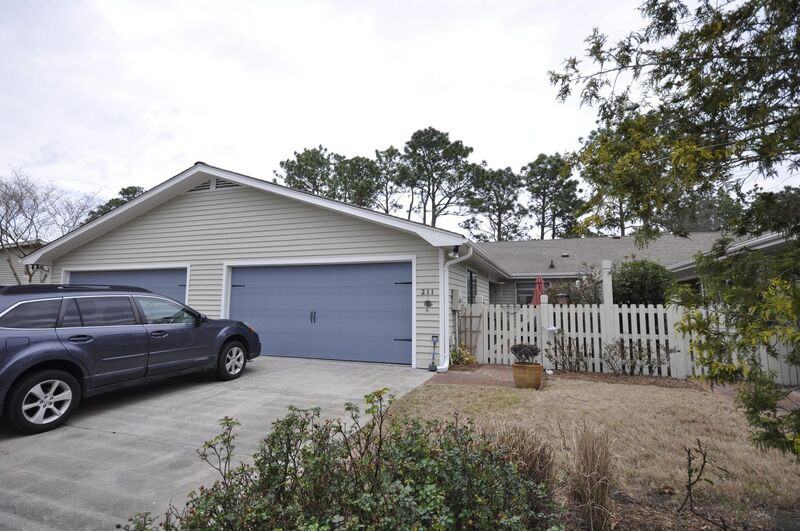 211 Inland Greens Cir - Photo 2 of 44