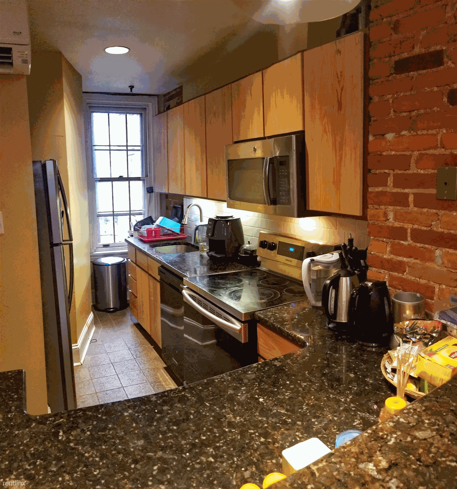 3404 Sansom St - Photo 3 of 15