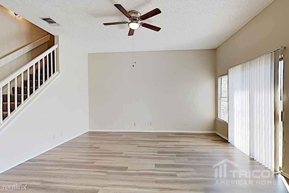 8058 Pioneer Trail Drive - Photo 2 of 15