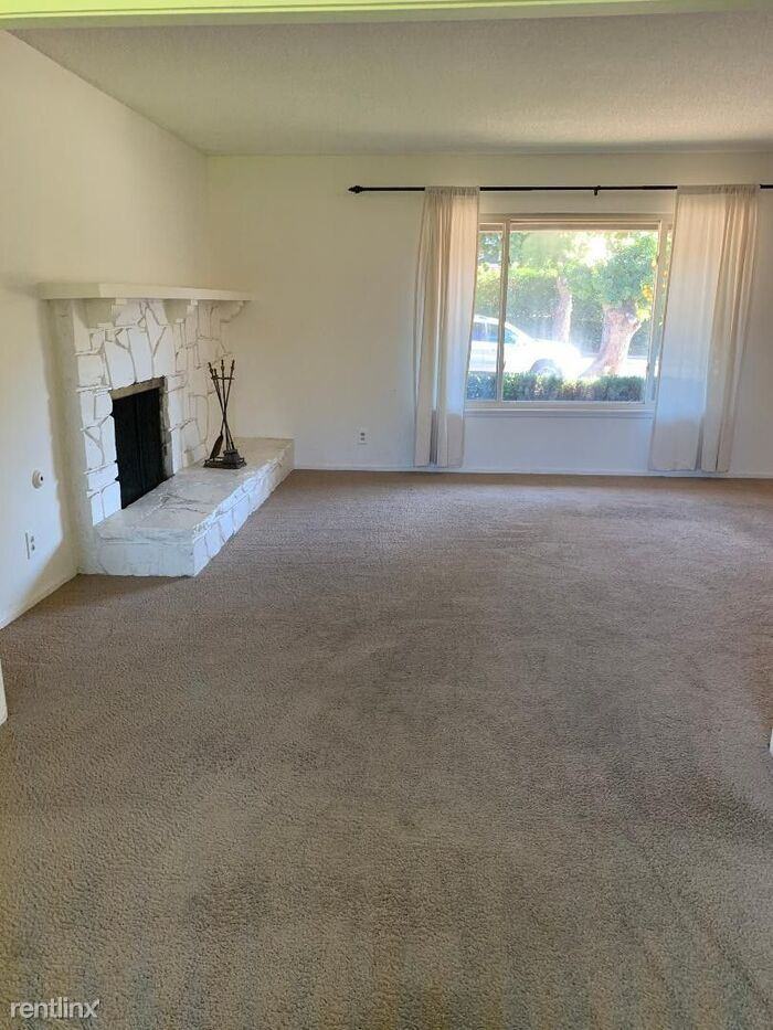 683 Calabria Dr - Photo 2 of 35