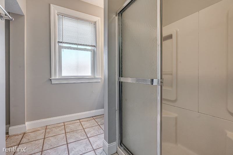 1119 N Euclid Ave #2 - Photo 3 of 24