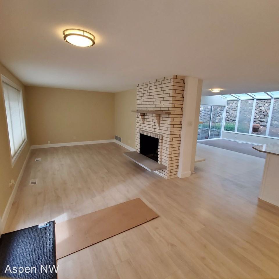 3615 East Bay Dr Nw - Photo 2 of 22