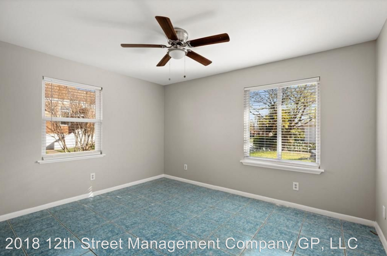 1615 East 12th Street - Photo 2 of 24