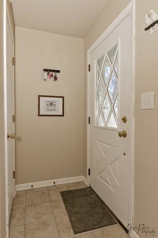 610 Lagoon - Photo 3 of 16