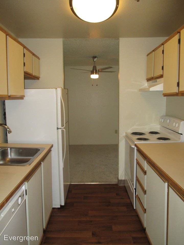 Evergreen on 47 - Photo 5 of 50