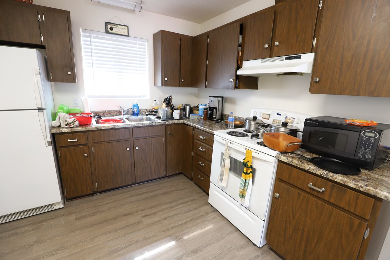 276 Filer Ave - Photo 3 of 4