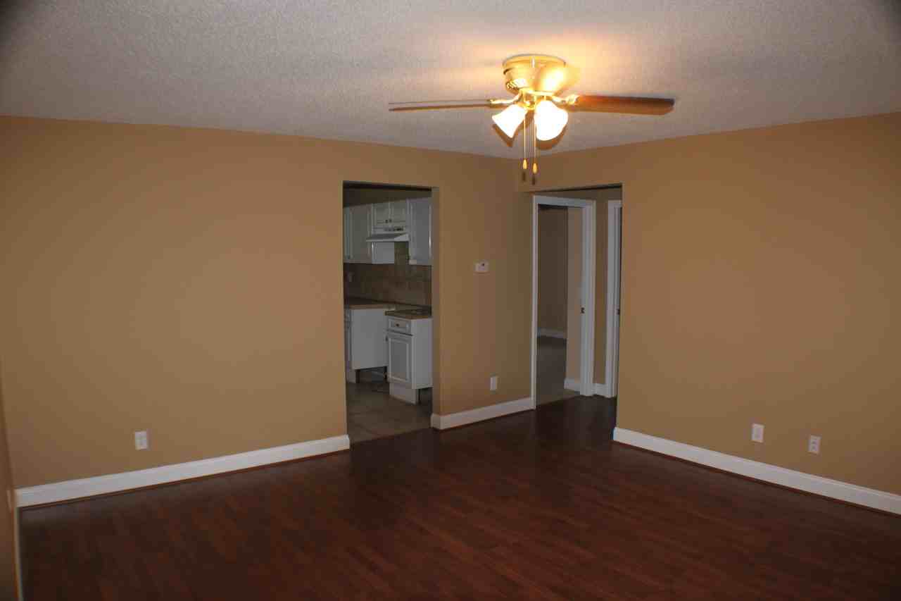 911 Skyland St - Photo 3 of 6