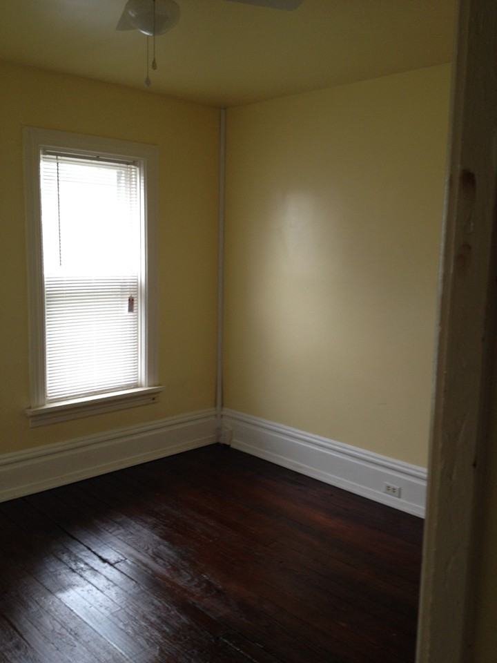621 Emerald St - Photo 3 of 26