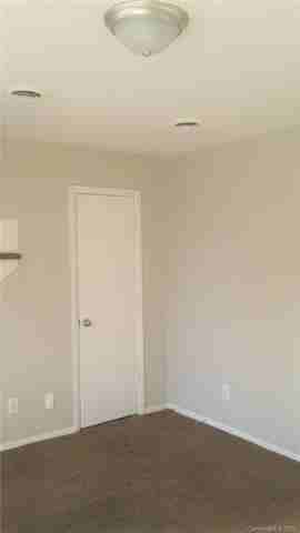 614 Elaine St - Photo 2 of 12