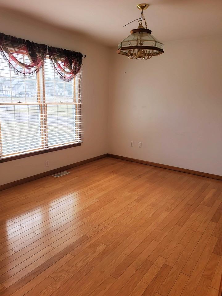 29610 Millstream Dr - Photo 2 of 20